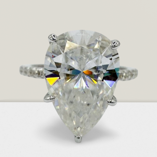 Full Moissanite Teardrop Solitare Ring